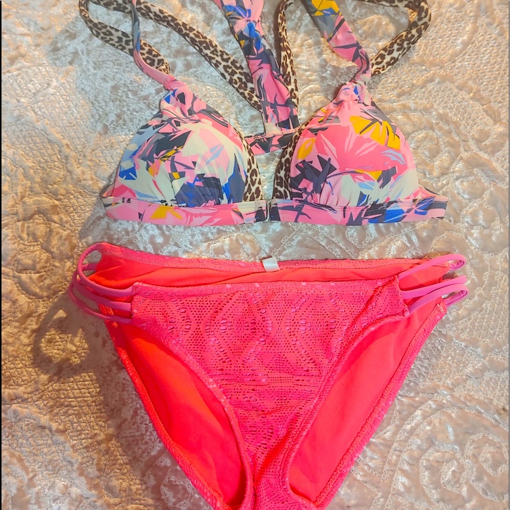Super cute , Florescent color, Bikini 👙